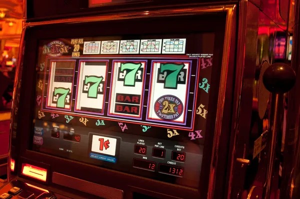 Phoenix Rises slot game interface on sq toto platform